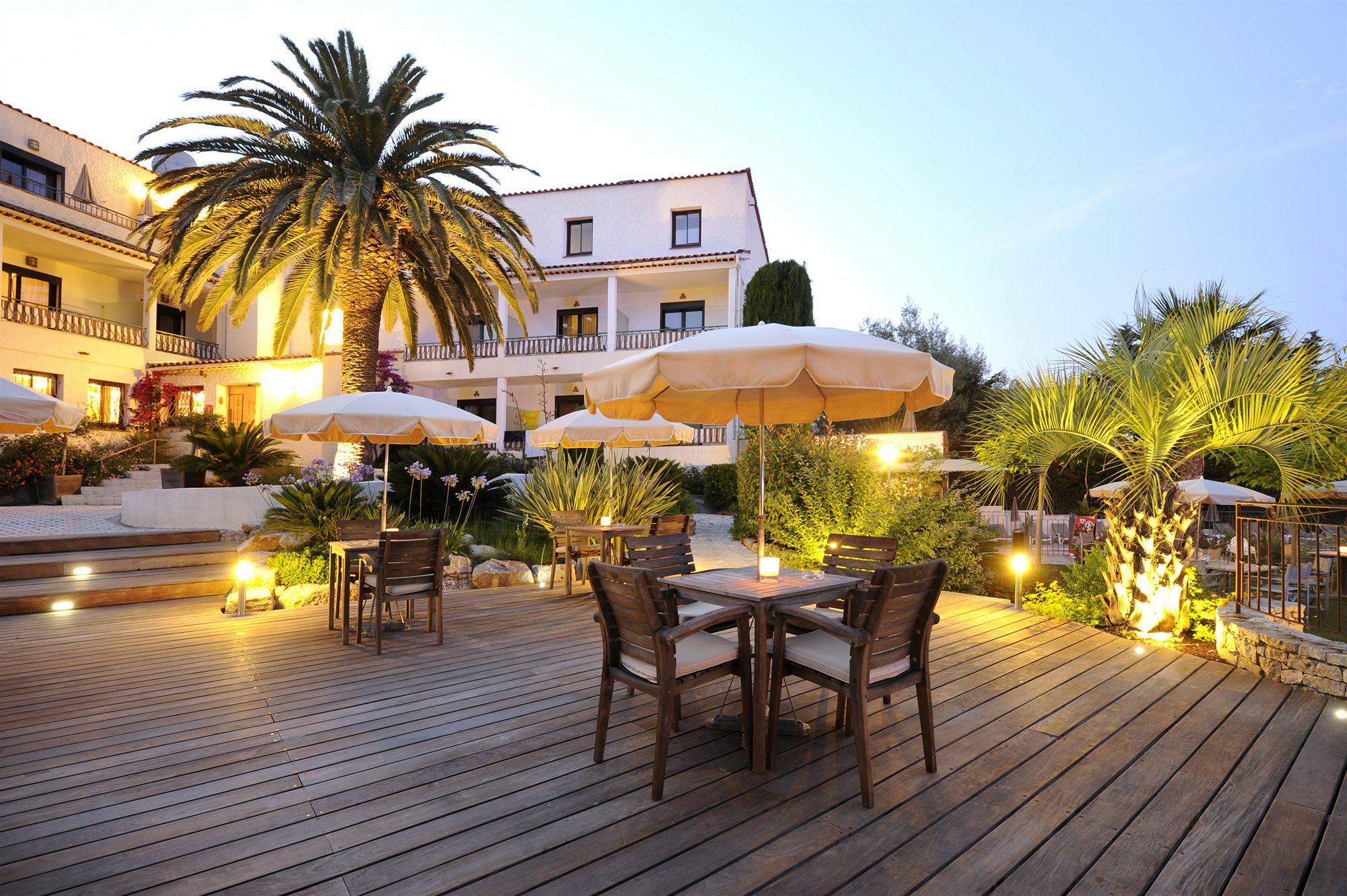 Van Der Valk Hotel Le Catalogne Сент-Егюльф Екстер'єр фото